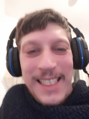 English men looking for love