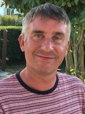 English men looking for love