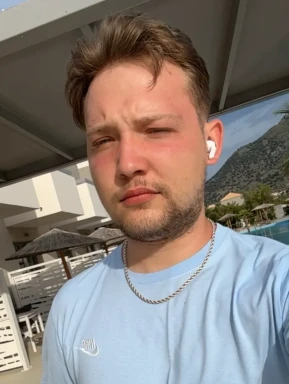 English men looking for love